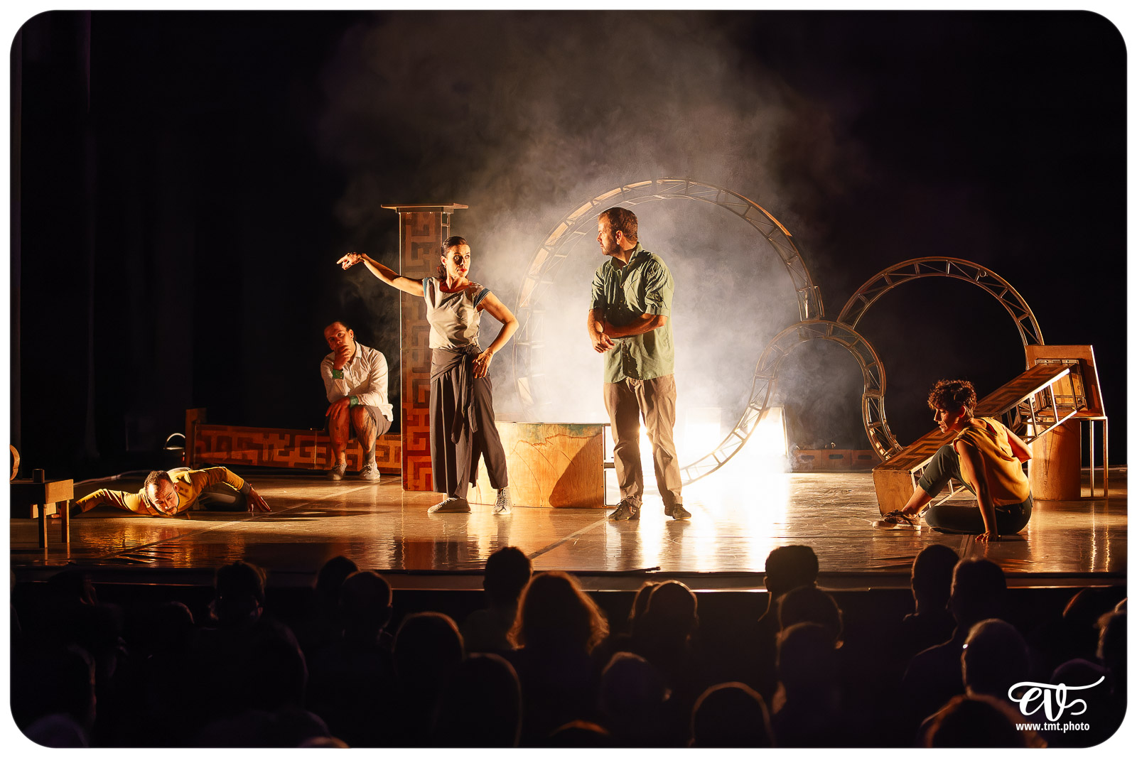 ESENCIAL (VAIVEN CIRCO)